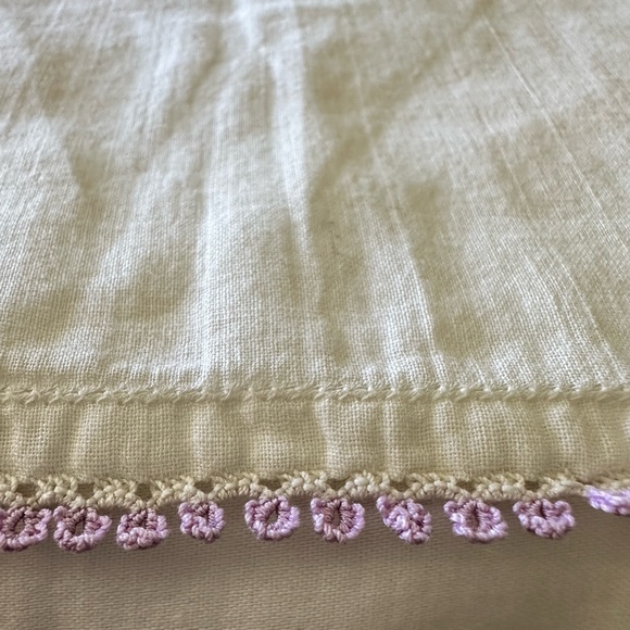 Set of 3 Vintage Crochet Edged Handkerchiefs. Floral Embroidered & Solid White. - Picture 4 of 13